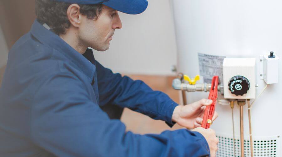 Local water heater installation in Wolcottville, IN
